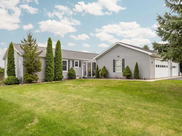635 Autumnview Ln, Traverse City, MI 49685