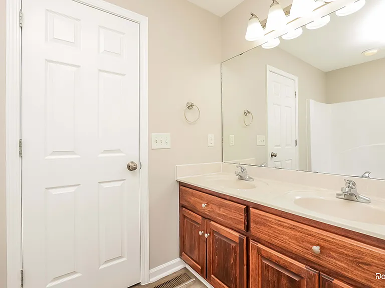 112 McKinley Dr — Photo 12
