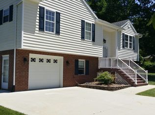 2 Ash Ln, Altavista, VA 24517
