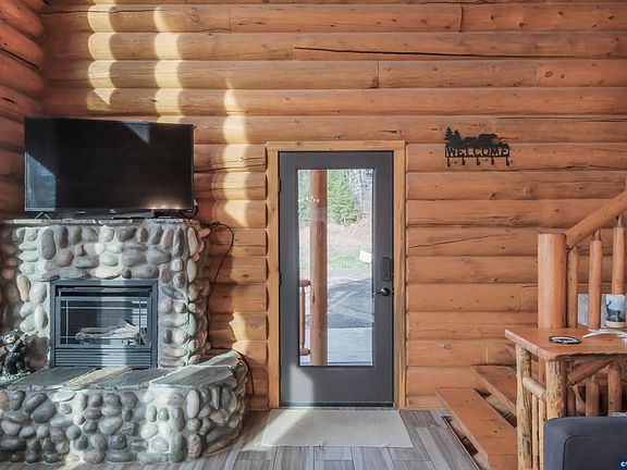 3rd image of 6331 Lake Pointe Way