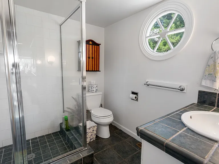 81 Scotts Landing Rd — Photo 15