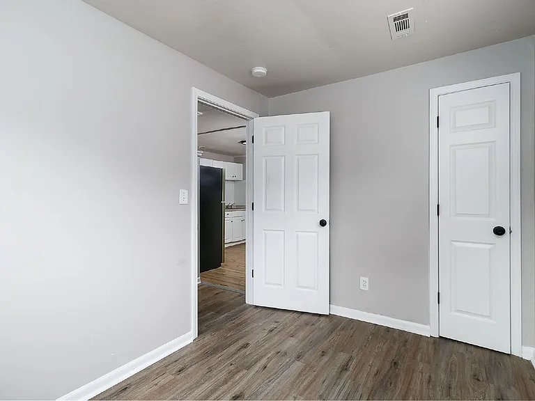 10348 Earl Dr — Photo 13