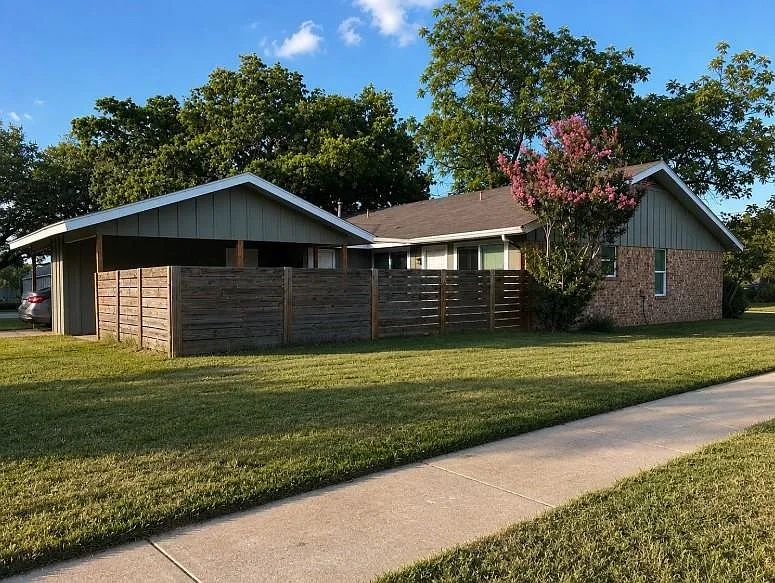 2 bed, 1.0 bath, 1000 sqft, $1,625 — Photo 1