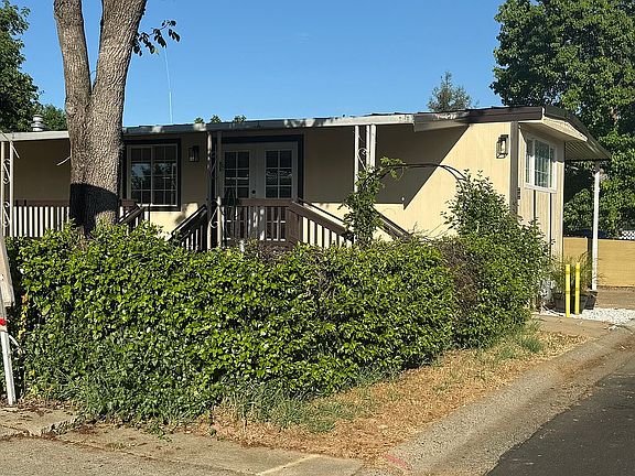 4th image of 19964 Riverside Ave #55