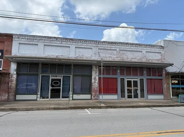 211 E Main St, Eagle Lake, TX 77434