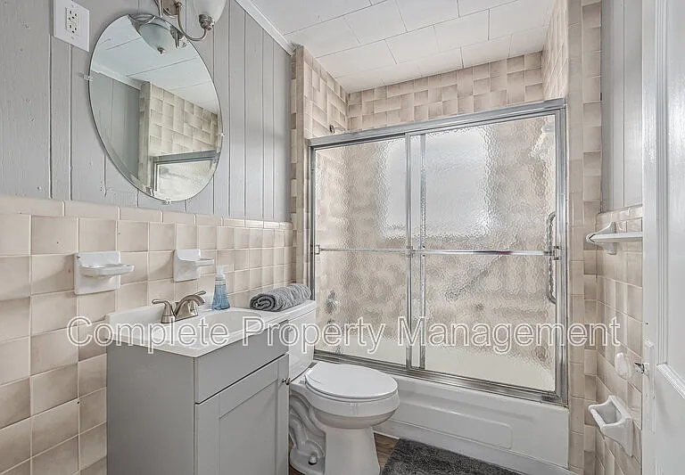 1174 Birmingham St — Photo 4
