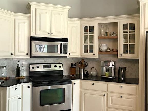 4th image of 3920 W Edgewater Dr