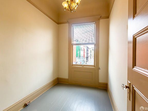 4th image of 549 Green St