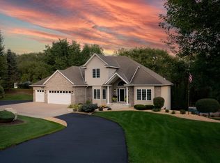 6720 Crackleberry Trl, Woodbury, MN 55129
