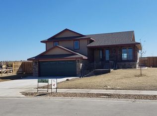 2210 Glenwood Dr, Garden City, KS 67846
