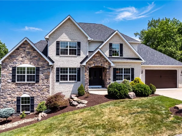 4511 Country Club Dr, Pittsburgh, PA 15236