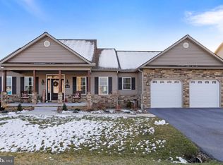 19115 Red Maple Dr, Hagerstown, MD 21742