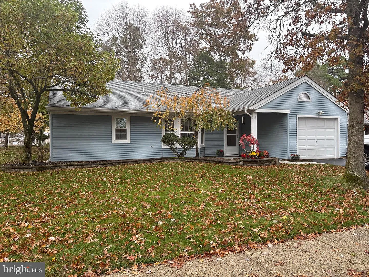 11 Portsmouth Dr photo 1