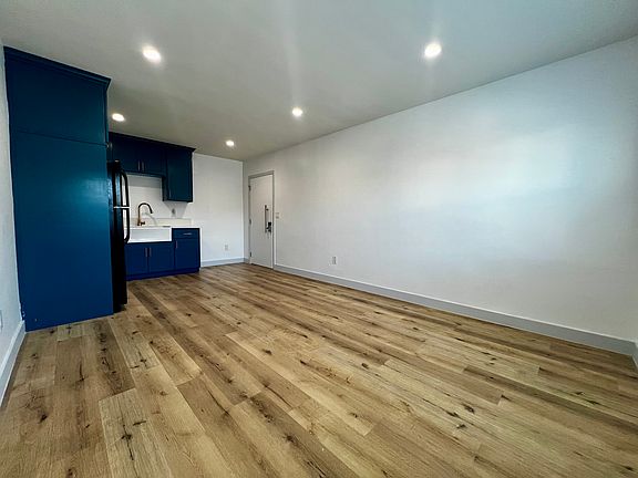 4th image of 44-58 Argonne Ave #1