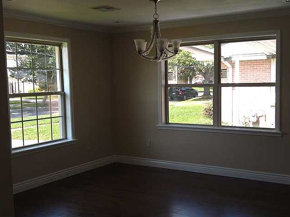 3rd image of 1353 Mendez St