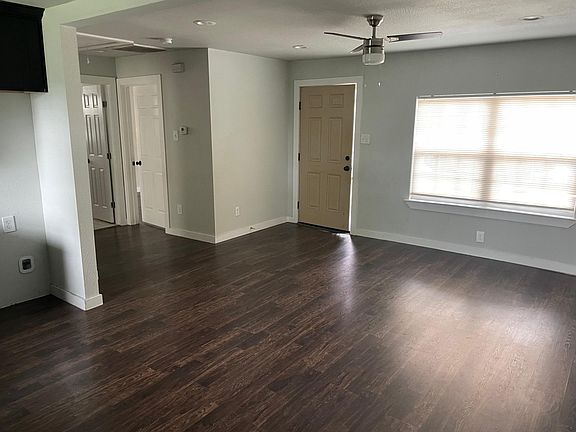 3rd image of 2132 Camden Dr