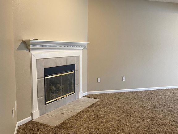 2nd image of 1016 NE Whispering Winds Ct Unit 18