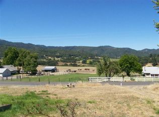 5548 Pioneer Rd, Medford, OR 97501