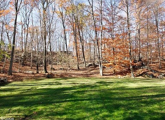 4th image of 64 Holmes Ln