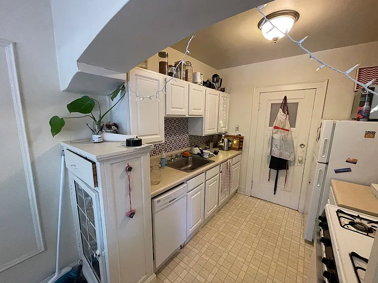 1805 E Park Pl — Photo 6