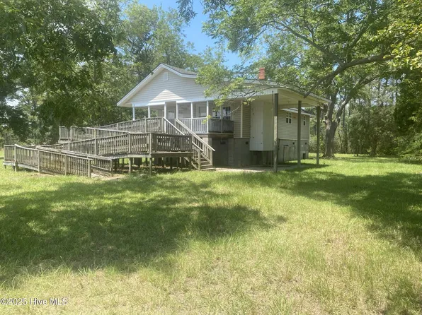 828 Wilkins Road, Belhaven, NC 27810