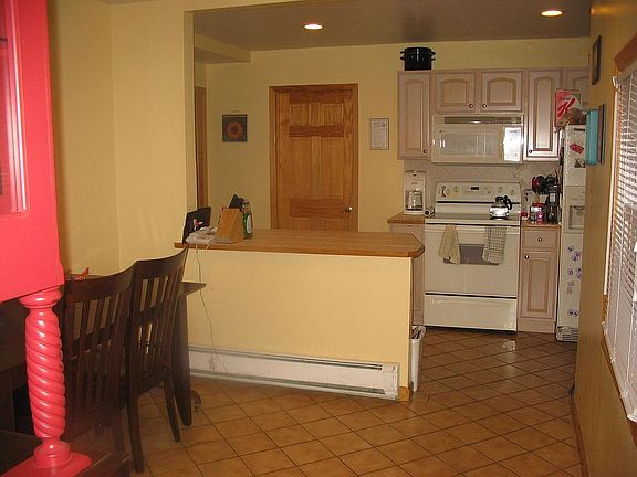 BIG KITCHEN!