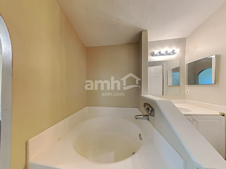 1625 Hudderfield Cir — Photo 13