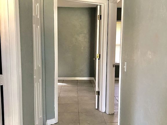 4th image of 203 S Bacher St