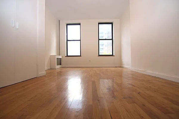 Rented by FirstService Realty (legacy) | media 20