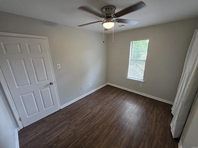 1104 S Park St — Photo 12
