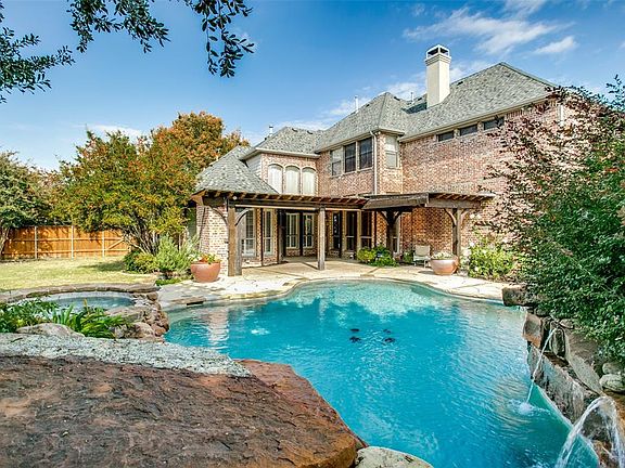 2nd image of 1006 Twin Creeks Dr