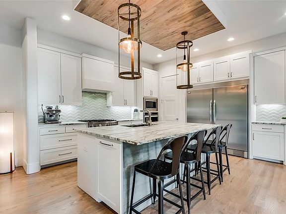 4th image of 2923 Lavita Ln