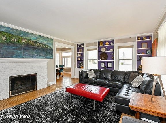 3rd image of 566 Onwentsia Ave
