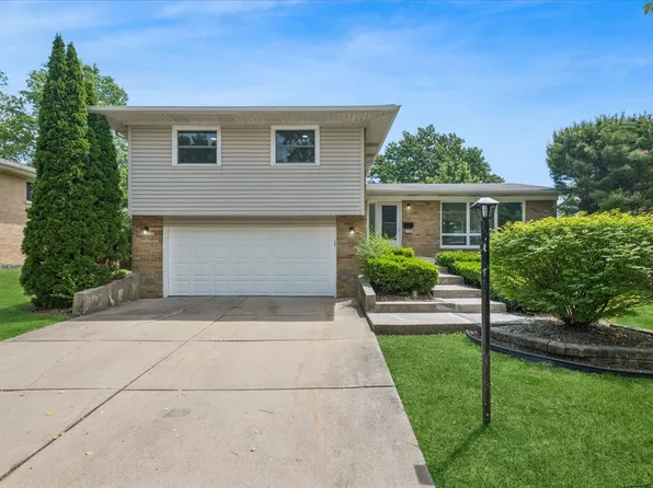 15209 Linden Dr, Oak Forest, IL 60452