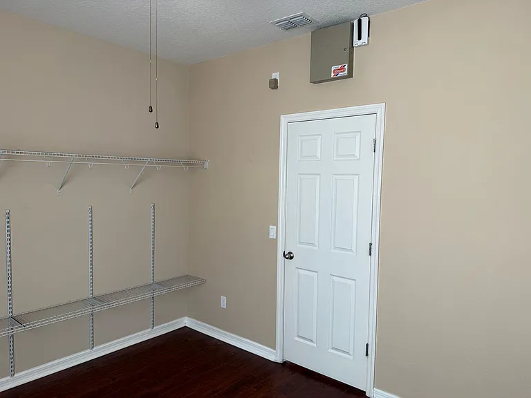 2478 Linkwood Ave — Photo 40