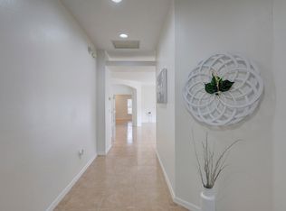 610 Maple Pointe Dr, Seffner, FL 33584