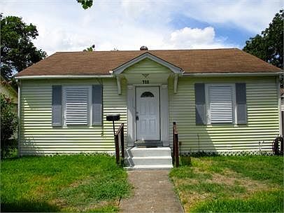 1st image of 722 10th Ave N