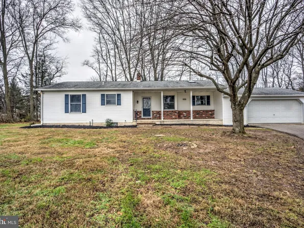 147 Long Ln, Kirkwood, PA 17536