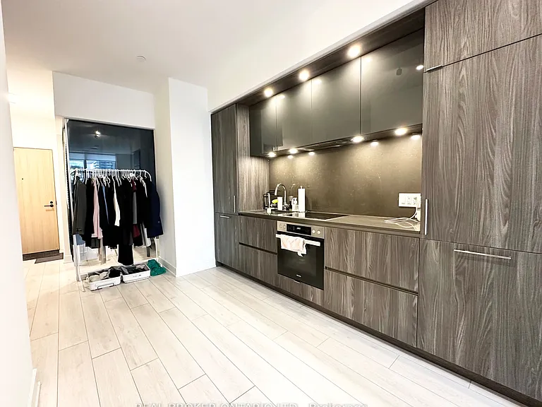 15 Mercer St #818 — Photo 3