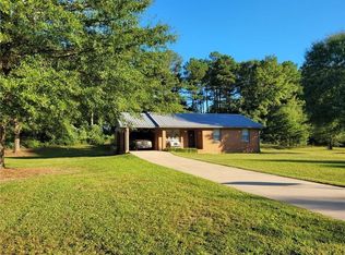 202 Rainey Brooke Dr, Winder, GA 30680