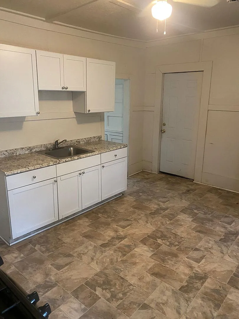 3802 Denison Ave — Photo 3