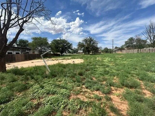 111-113 E 8th St, Sundown, TX 79372
