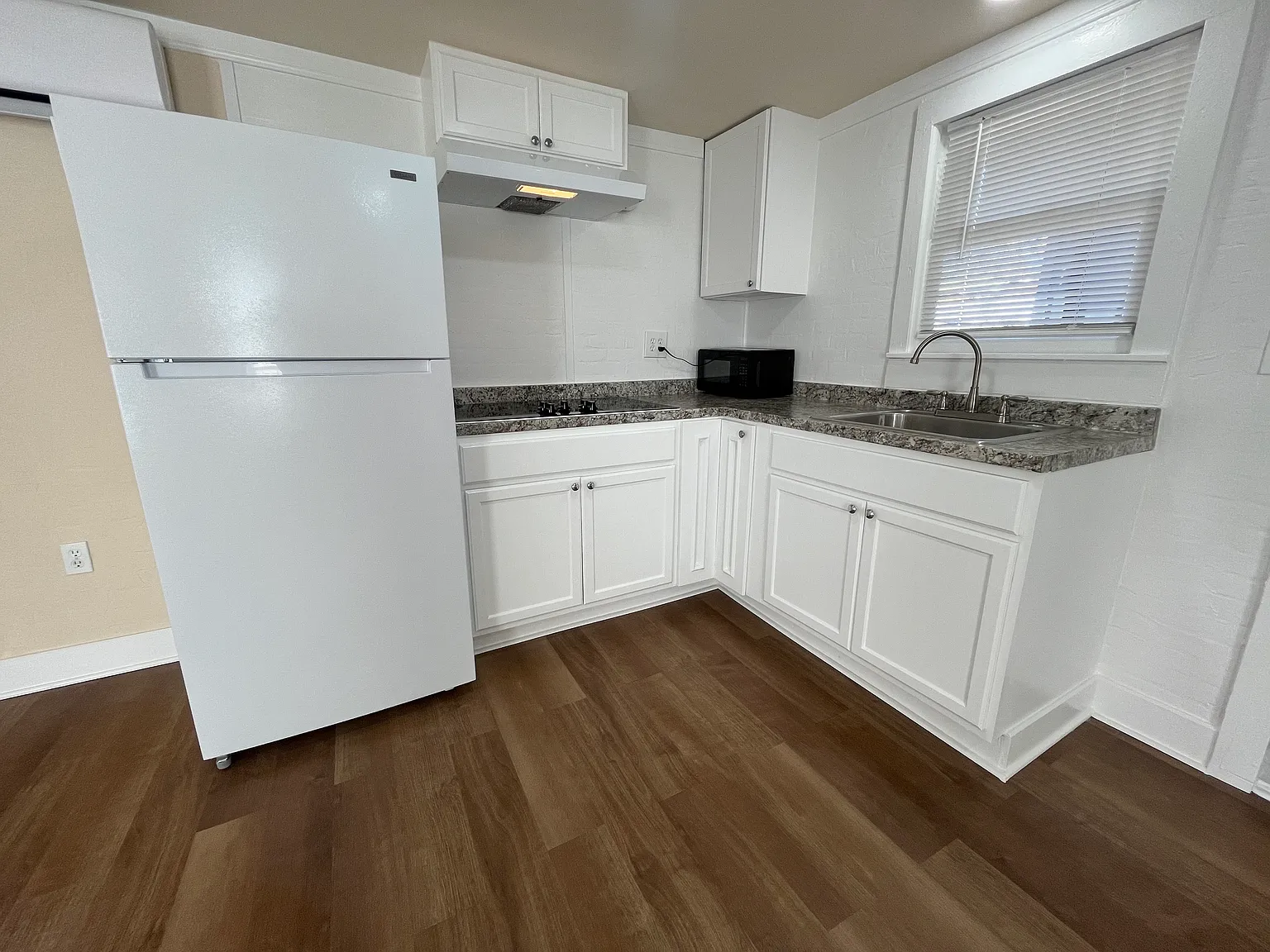 709 N Grant Ave W — Photo 4