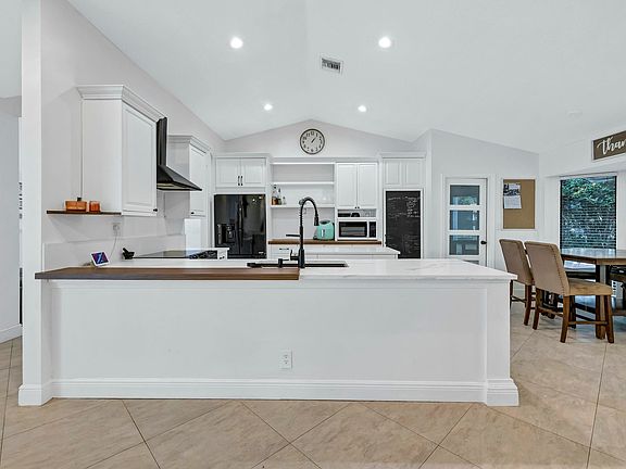 4th image of 8220 NW 49th Court