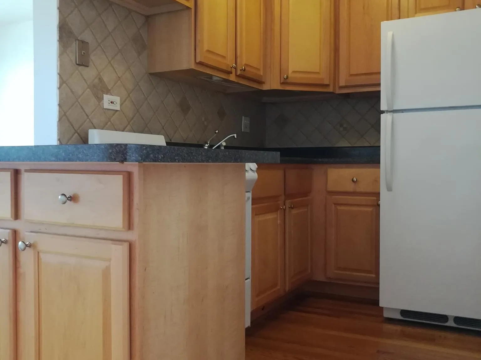 Studio, 650 sqft, $1,200 — Photo 4