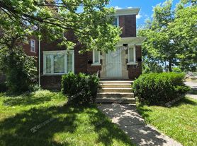 3 bed, 1.0 bath, 1277 sqft, $1,020, 4713 Balfour (Multi)