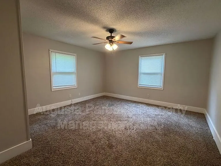 717 Eve St — Photo 15