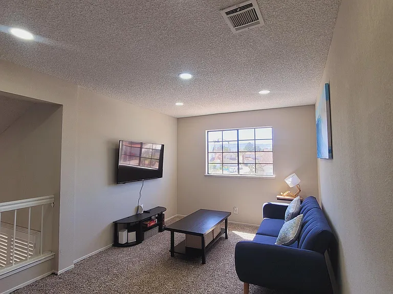 Agustine Cir — Photo 18