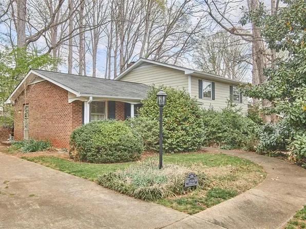 2134 Leeds Ln, Winston Salem, NC 27103