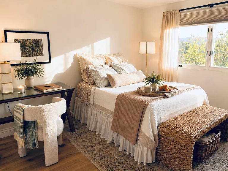 Loma Robles Dr — Photo 22